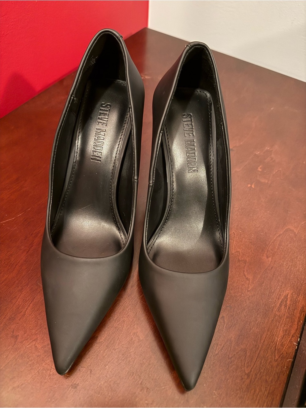 Steve Madden Matte Black Pointed Toe Pumps